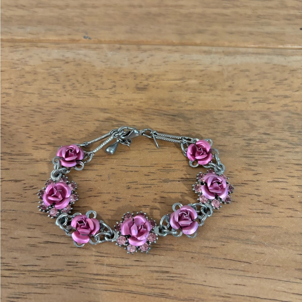 Avon Silver Tone Pink Metal Roses Vintage Bracelet 7”